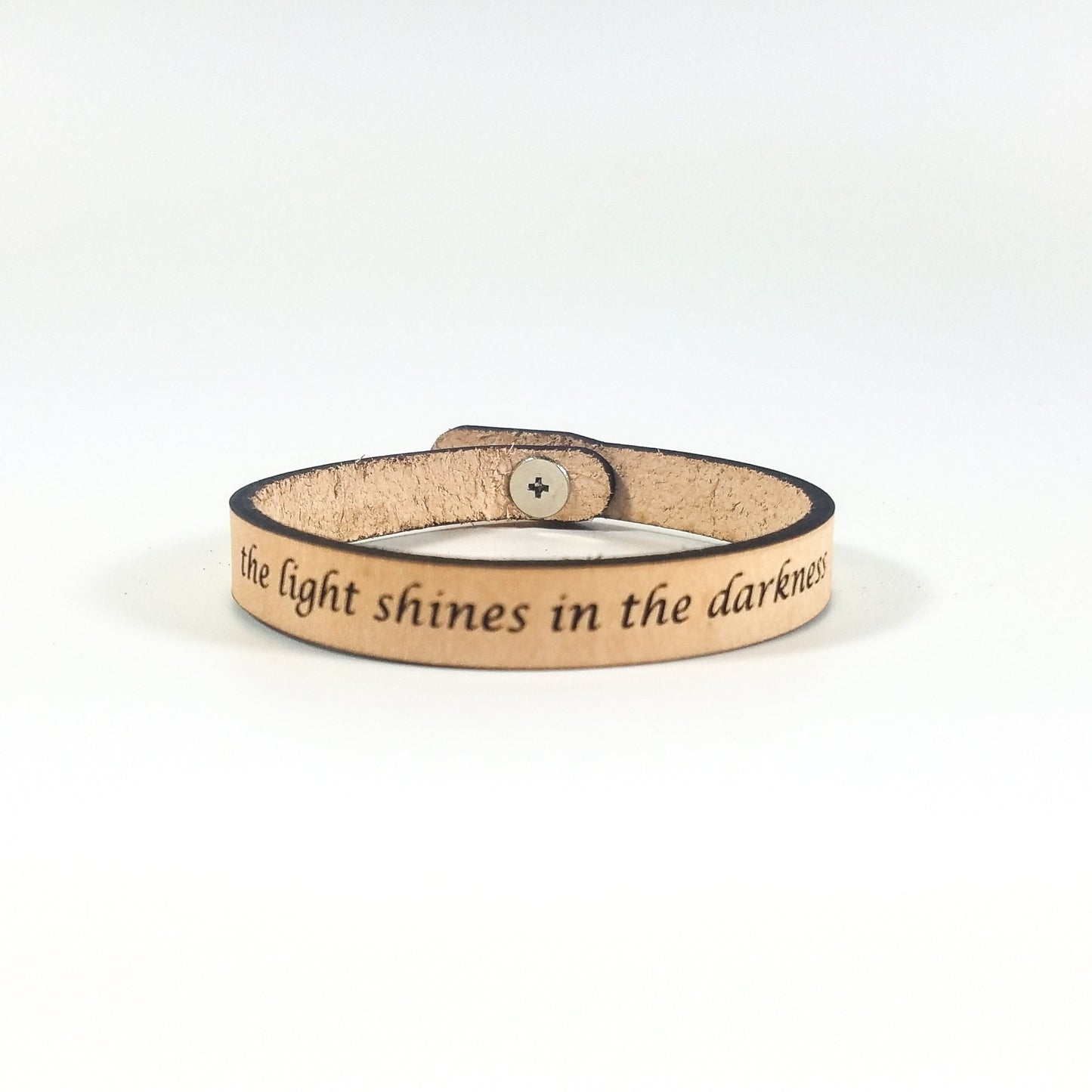 Spiritual Quote Bracelet - the light shines in the darkness - HAWI SHOPPING